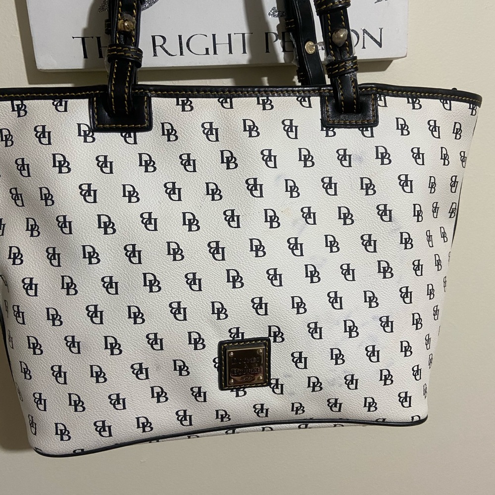 Handbag - Picture 2 of 3